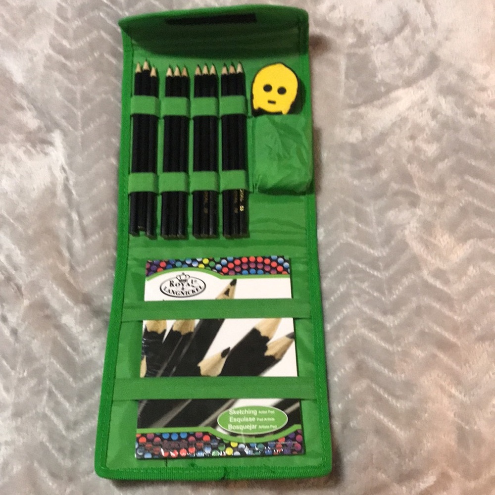 Royal Langnickel Travel Artist kit